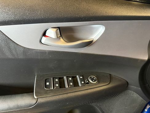 Used 2023 Kia Forte LXS w/ LXS Technology Package FWD image 19