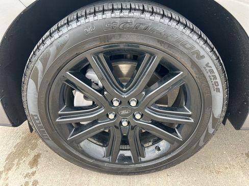 Used 2023 Ford Edge ST-Line image 35