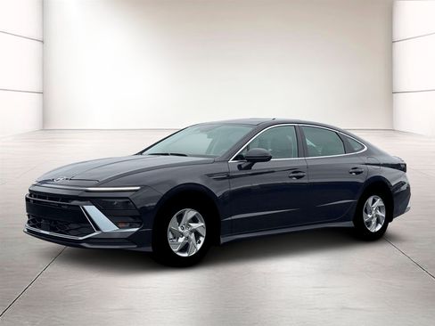 New 2026 Hyundai Sonata SE FWD image 2