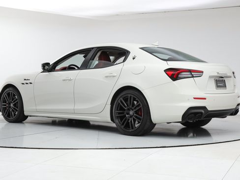 Certified 2023 Maserati Ghibli Modena RWD image 3