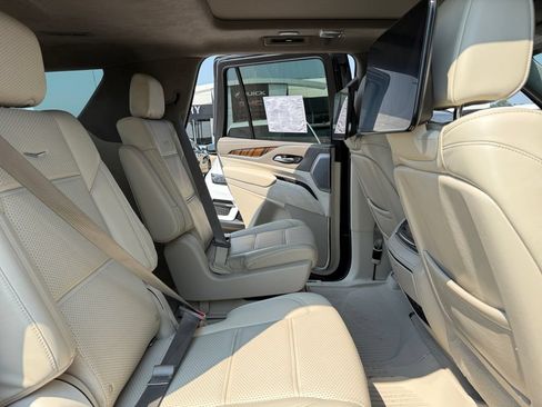 Used 2021 Cadillac Escalade Sport Platinum w/ LPO, ONYX Package AWD/4WD image 43