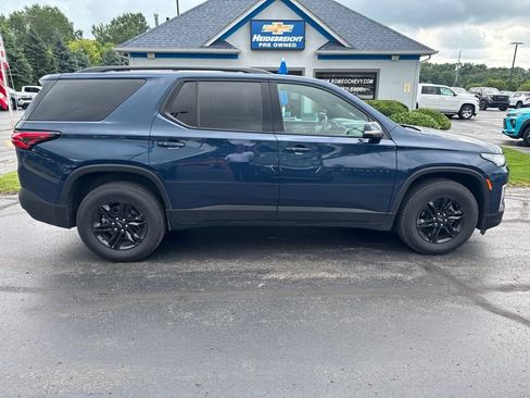 Used 2023 Chevrolet Traverse LT FWD image 3