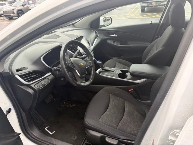 Used 2017 Chevrolet Volt LT w/ Comfort Package FWD image 5