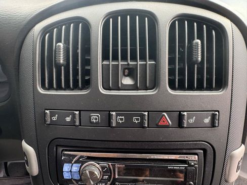 Used 2004 Dodge Grand Caravan SXT w/ Premium Group FWD image 24