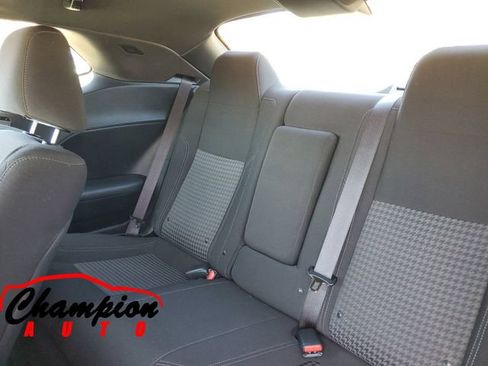 Used 2023 Dodge Challenger SXT RWD image 29