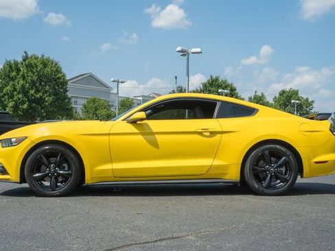 Used 2016 Ford Mustang Coupe RWD image 4