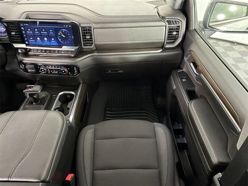 Used 2024 Chevrolet Silverado 1500 RST w/ Z71 Off-Road Package image 13