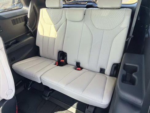 Used 2025 Hyundai Palisade Calligraphy FWD image 15