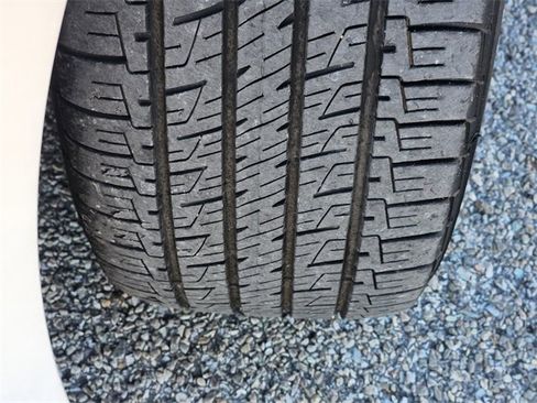 Used 2017 Ford C-MAX Energi Titanium w/ Equipment Group 501A image 11