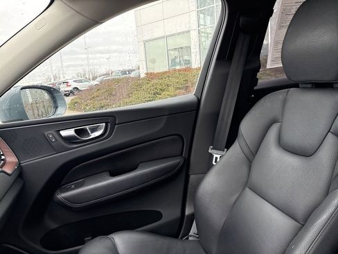 Certified 2023 Volvo XC60 B5 Plus w/ Climate Package image 23