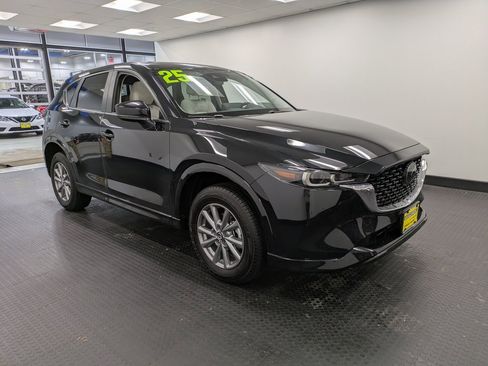 Used 2025 MAZDA CX-5 AWD 2.5 S w/ Preferred Package image 3