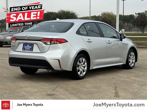 Used 2025 Toyota Corolla LE image 5