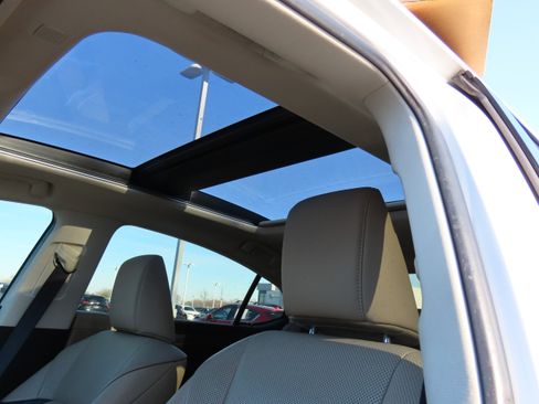 Used 2019 Lexus ES 350 w/ Premium Package image 40