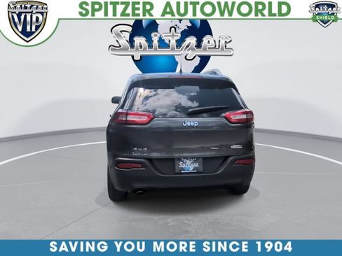 Used 2016 Jeep Cherokee Latitude w/ Cold Weather Group AWD/4WD image 8