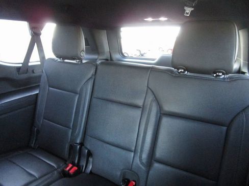 Certified 2023 Chevrolet Suburban Z71 w/ Luxury Package image 20