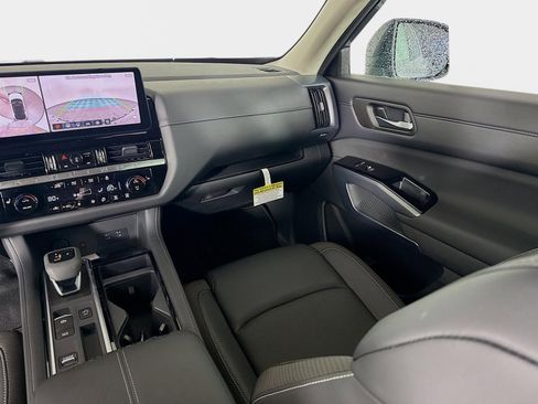 New 2026 Nissan Pathfinder SL image 23