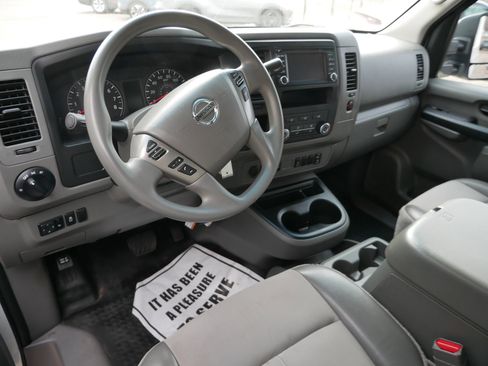 Used 2019 Nissan NV 3500 SL w/ Navigation Package image 8