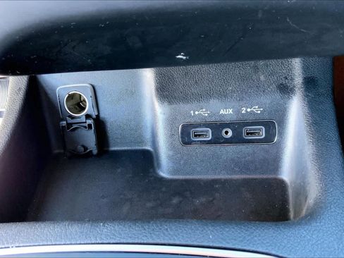 Used 2019 Dodge Durango SXT w/ 3rd Row Seating Group image 30