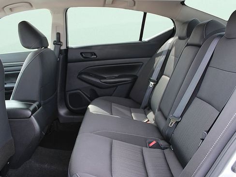 Used 2024 Nissan Altima 2.5 SV image 23