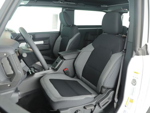 New 2025 Ford Bronco 2-Door image 8