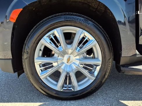 Used 2024 Chevrolet Suburban High Country image 29