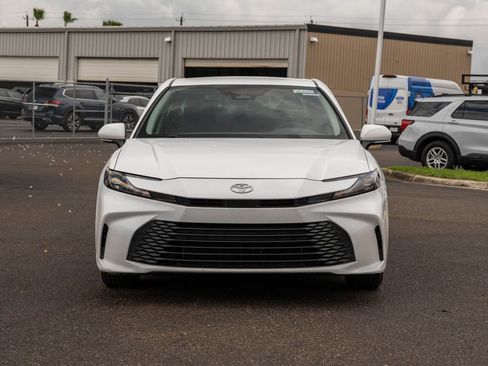 Used 2025 Toyota Camry LE image 2