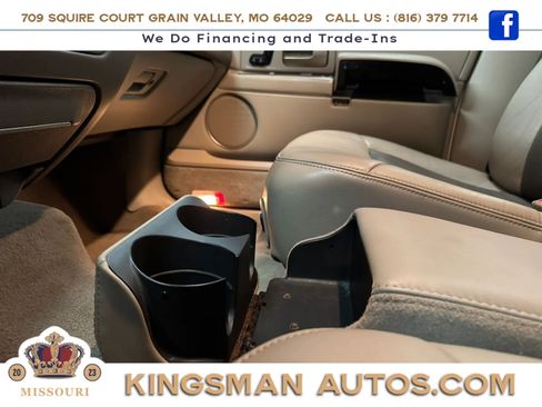 Used 2004 Lincoln Town Car Ultimate RWD image 24