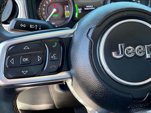 Used 2024 Jeep Wrangler Unlimited Sahara AWD/4WD image 23