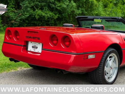 Used 1988 Chevrolet Corvette Convertible RWD image 40