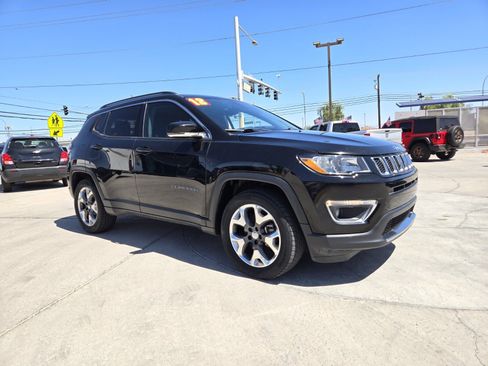 Used 2018 Jeep Compass Limited w/ Navigation Group AWD/4WD image 3