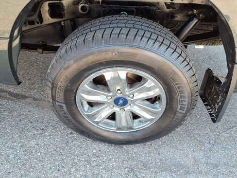 Used 2015 Ford F150 XLT image 7