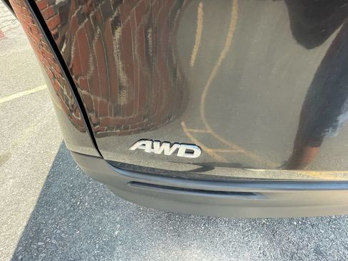 Used 2024 Toyota Sienna LE AWD/4WD image 10