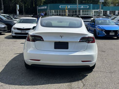 Used 2023 Tesla Model 3 Standard Range RWD image 4