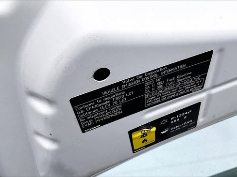 Certified 2023 Volvo XC60 B5 Plus image 30