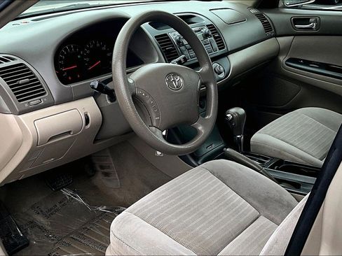 Used 2005 Toyota Camry LE FWD image 13