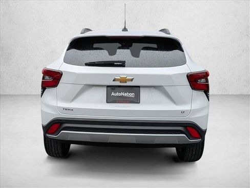 New 2026 Chevrolet Trax LT w/ Sunroof Package image 7