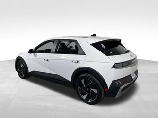 New 2026 Hyundai Ioniq 5 SEL RWD video 3
