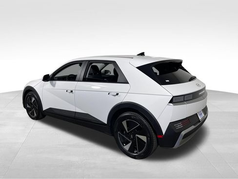 New 2026 Hyundai Ioniq 5 SEL RWD image 3