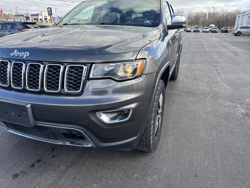 Used 2018 Jeep Grand Cherokee Limited image 10