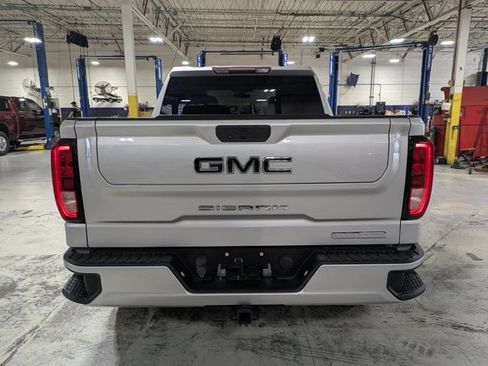 Used 2021 GMC Sierra 1500 Elevation w/ LPO, Elevation Black Package AWD/4WD image 4