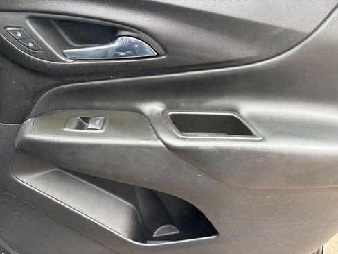 Used 2022 Chevrolet Equinox LT image 43