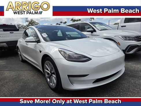 Used 2023 Tesla Model 3 Standard Range image 1