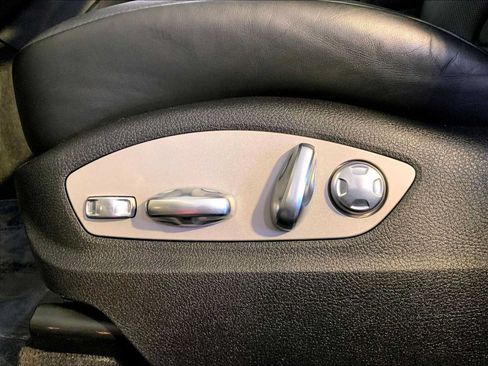 Certified 2023 Porsche Macan AWD/4WD image 39