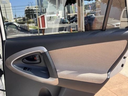 Used 2007 Toyota RAV4 4WD image 17