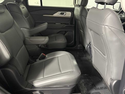 Used 2025 Ford Explorer Active w/ Active Comfort Package AWD/4WD image 20