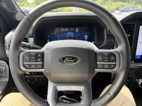 Used 2025 Ford F150 Lariat AWD/4WD image 15