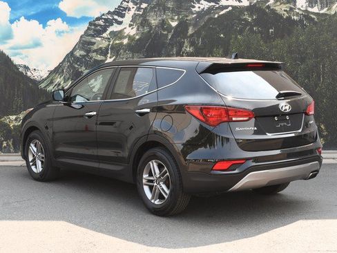 Used 2017 Hyundai Santa Fe Sport FWD image 9
