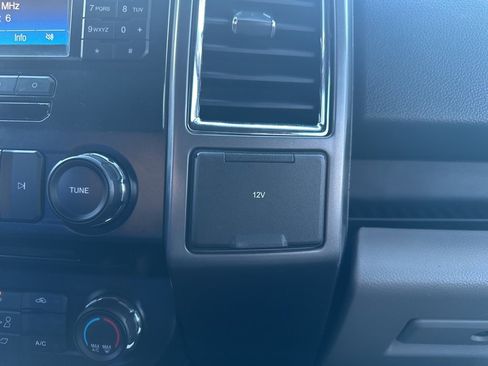 Used 2015 Ford F150 XLT image 6