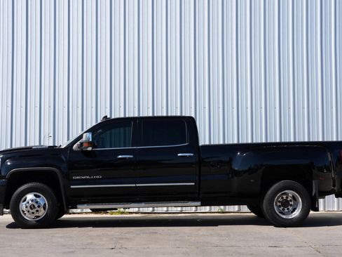Used 2018 GMC Sierra 3500 Denali image 8