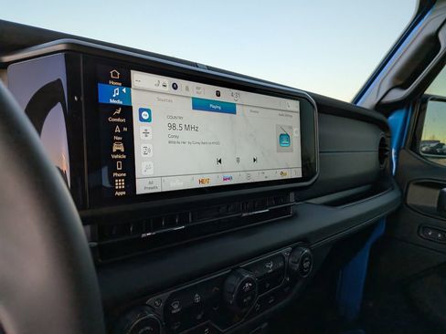 Used 2024 Jeep Wrangler Unlimited Rubicon 4xe image 16